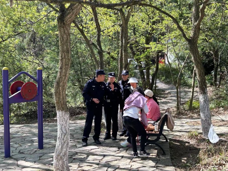 森林防火武装巡护 (3).jpg