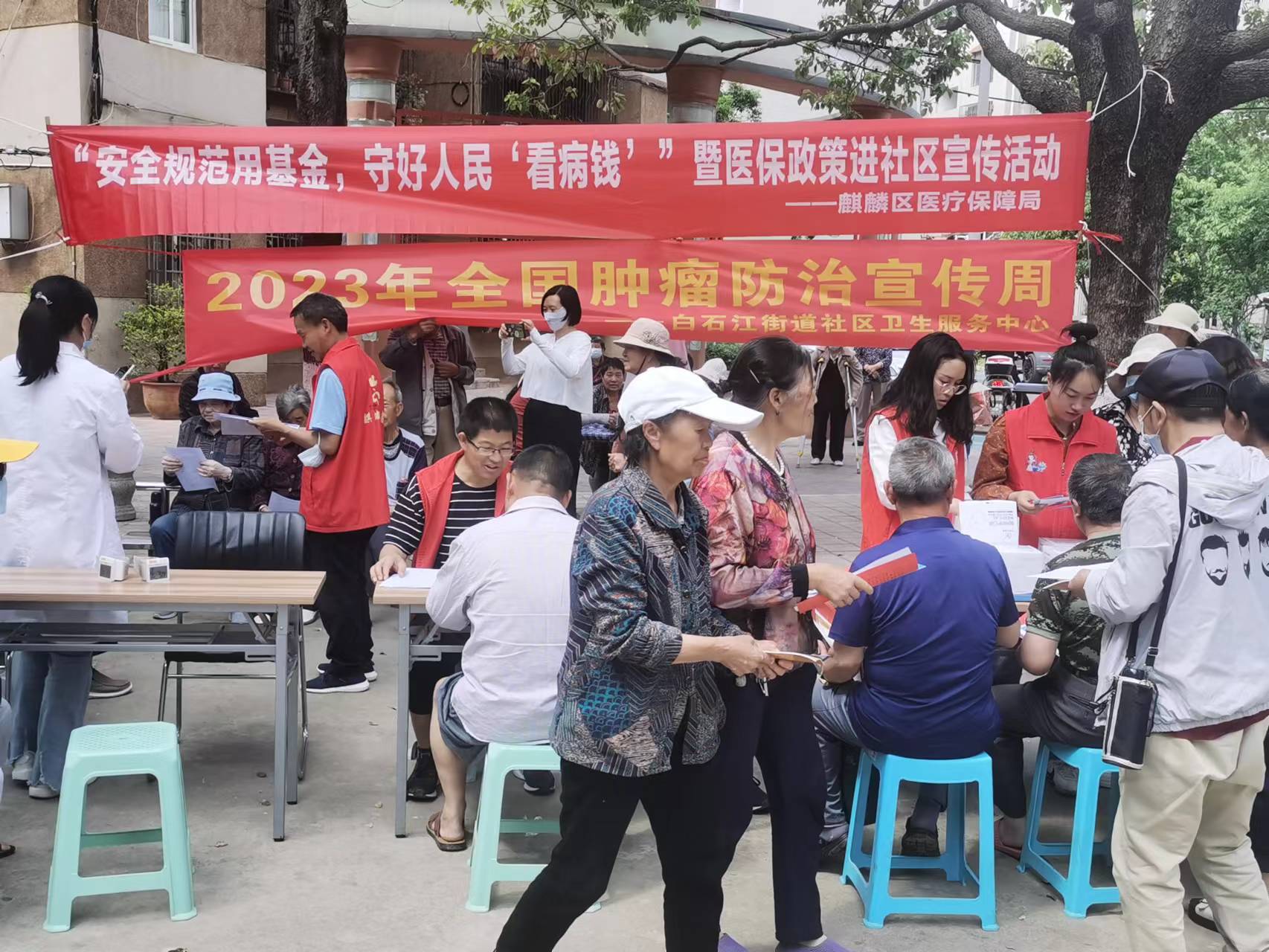 进社区1.jpg