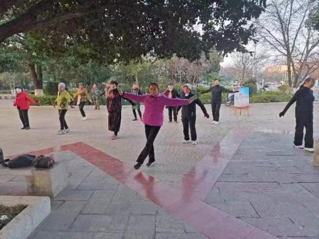 1714470686527552.jpg 6.jpg