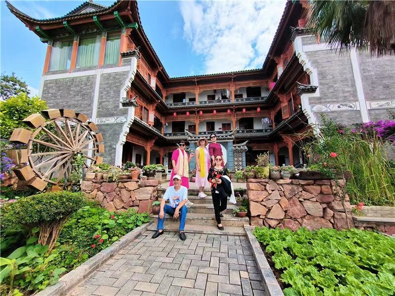 1751960379324607.jpg 68674a19e4b0464522b99946.jpg